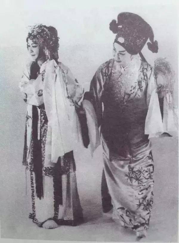 乱世有佳人,绝世而独立