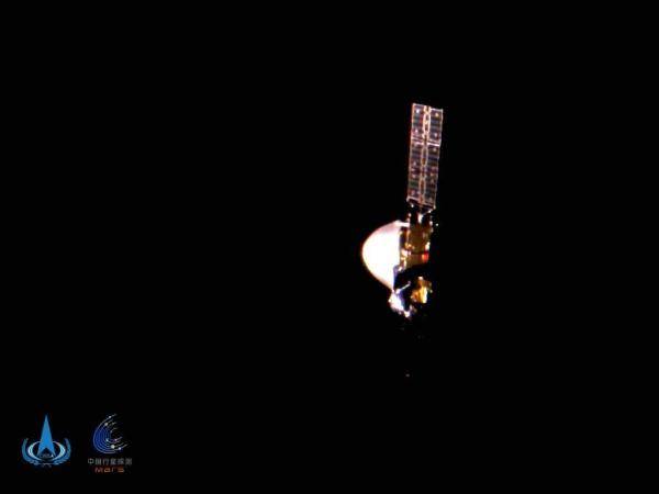 五星红旗太空闪耀,天问一号深空“自拍”送上节日祝福