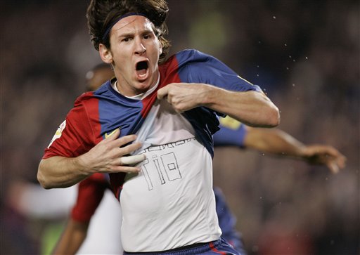 (03/11)西甲-10人巴萨3-3平皇马 梅西帽子戏法范尼两球