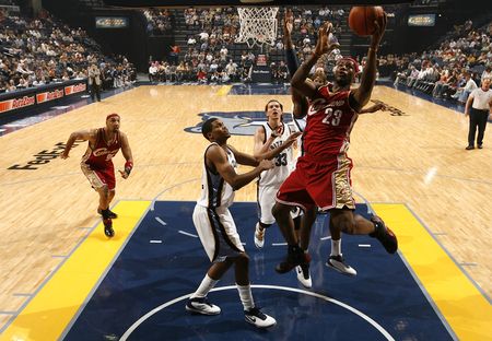 (03/15)詹姆斯29分骑士七连胜 灰熊两连败继续联盟垫底