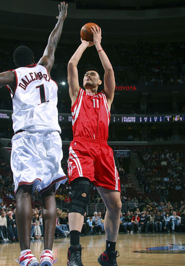 (03/19)姚明最高分当全场最佳 麦迪两双助火箭狂胜50分