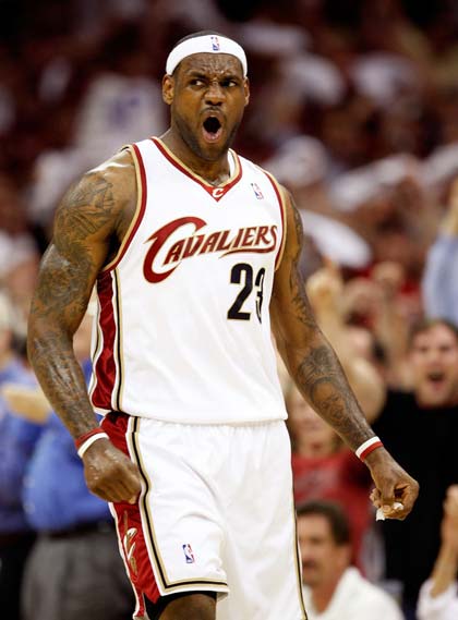 皇帝49分魔兽六犯 骑士季后赛首败0-1魔术