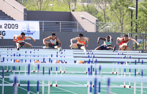 谢文骏破刘翔赛会纪录 力压史冬鹏摘国际赛首金