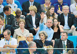 布什亲自当"红娘"