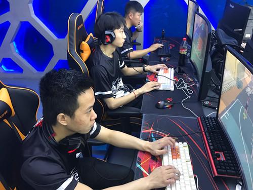 三年首冠!白云苍狗终获冠军实现梦想