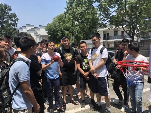 Goodbye亚军魔咒 Dream摇摆人全胜称霸
