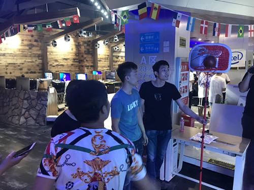 武汉斗鱼站还愿 魔力鸭终获地区赛冠军
