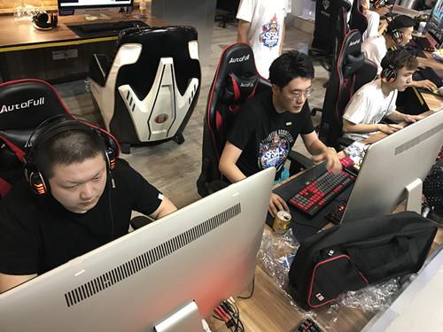 武汉斗鱼站还愿 魔力鸭终获地区赛冠军