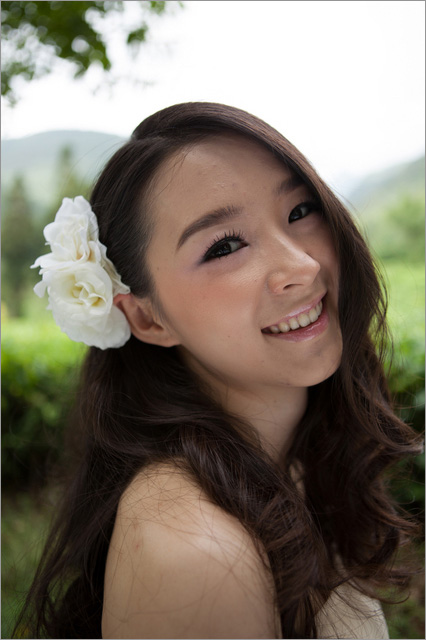 Photoshop调出外景美女通透的柔美肤色效果
