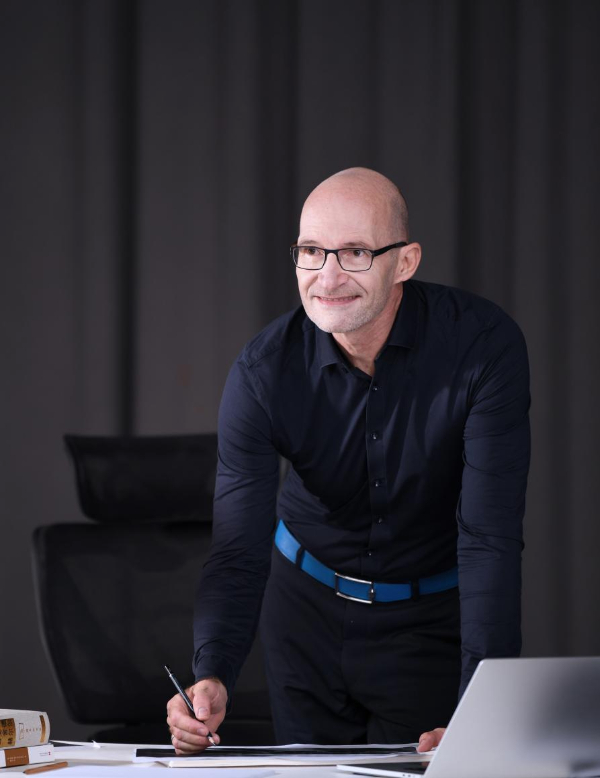 【花姿】【转】前大众集团全球设计负责人Klaus Zyciora 出任长安汽车副总裁