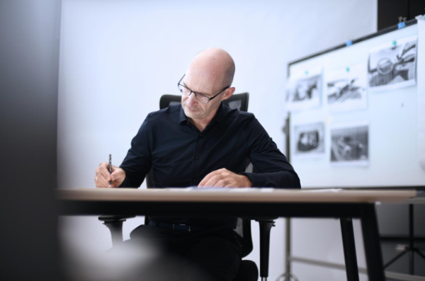 【花姿】【转】前大众集团全球设计负责人Klaus Zyciora 出任长安汽车副总裁