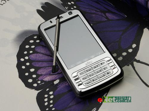 大屏手写 波导超酷多媒体新机E818评测