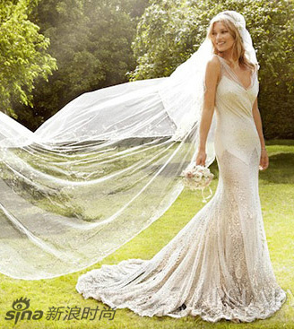 明星新娘示范 根据身型选婚纱