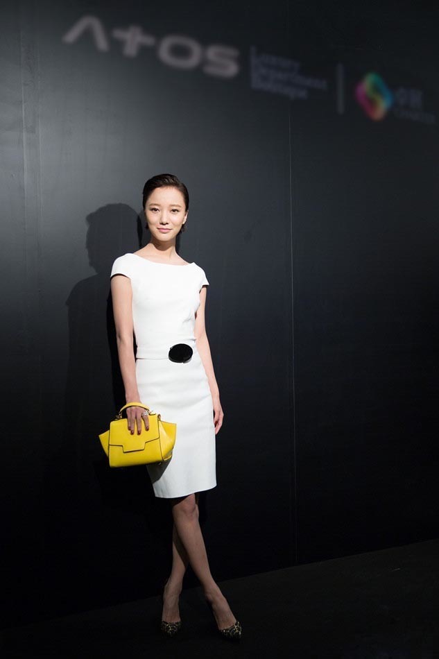 夏季着装黑白配