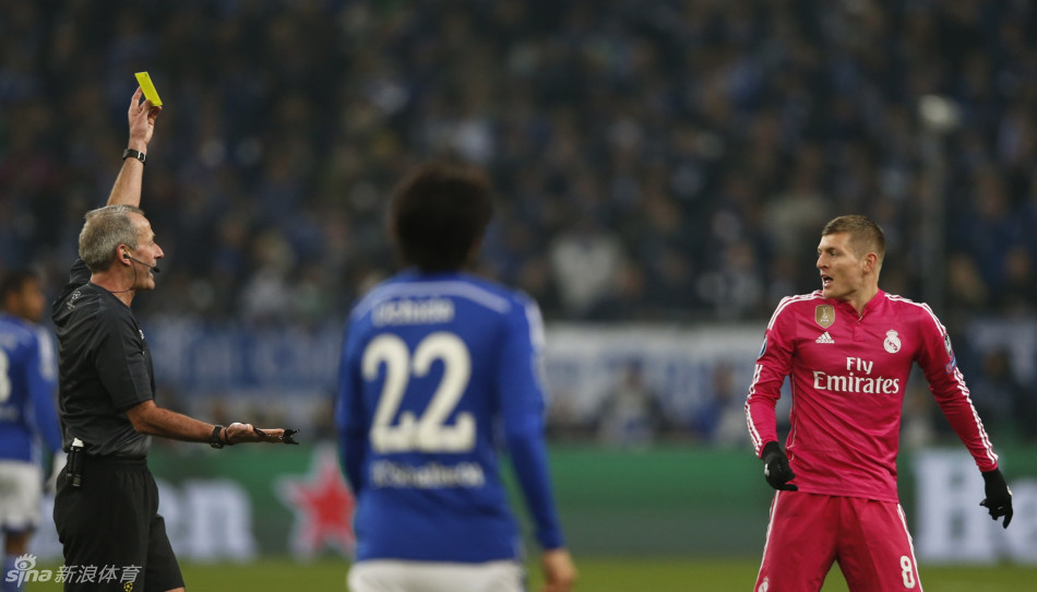 【欧冠】C罗传射追平劳尔梅西 皇马2-0力夺10连胜