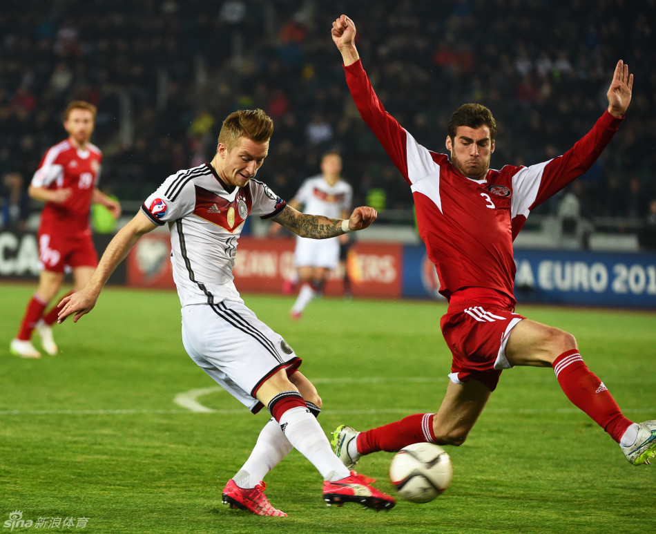 【欧预赛】罗伊斯1球2横梁穆勒破门 德国2-0客胜