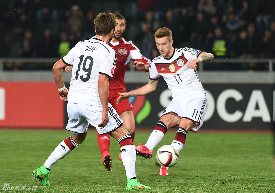 【欧预赛】罗伊斯1球2横梁穆勒破门 德国2-0客胜