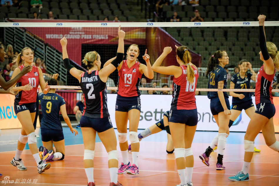 【E】大奖赛中国女排0-3美国 总决赛2胜3负第四名收官