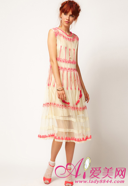 炎炎夏日穿什么 度假风长裙来救场,推荐盛夏养眼连衣裙