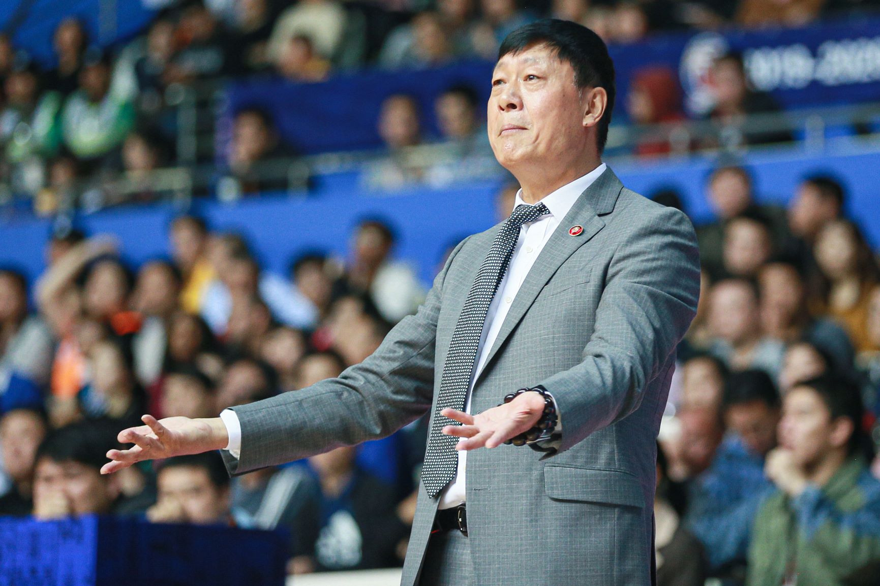 CBA | 大手笔引援不管用,战绩一再下滑,上海男篮究竟怎么了