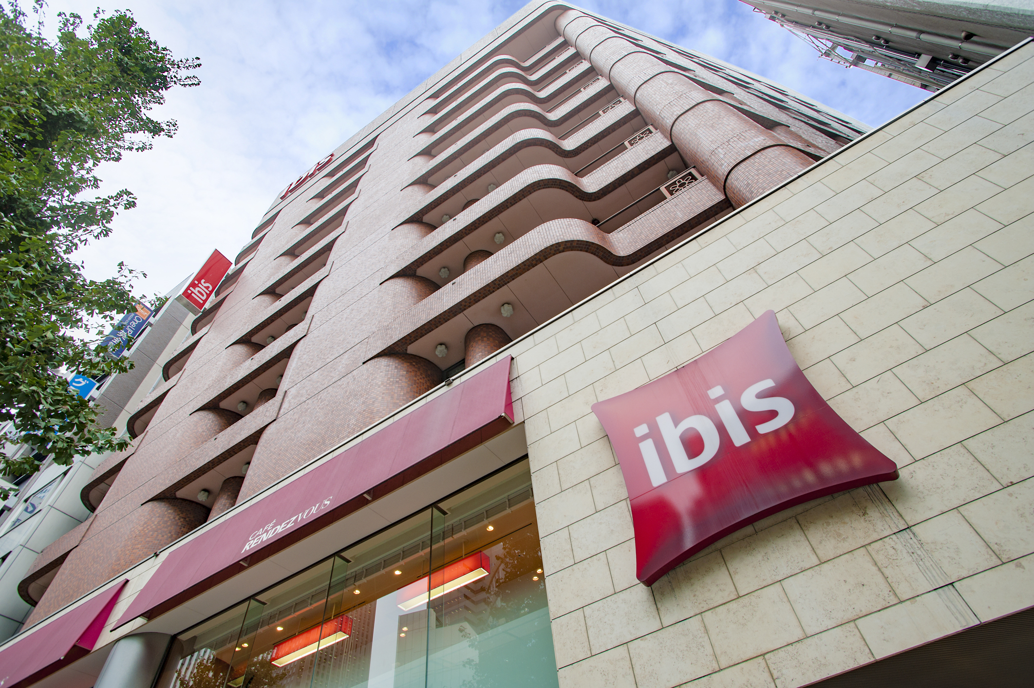 【转】东京购物住哪里?这些酒店出门就能买买买