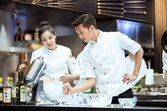 谢霆锋受认可成“米其林之友” 揭秘其perfect的美食人生