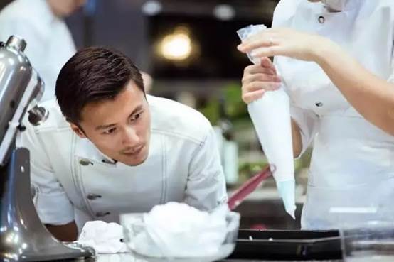 谢霆锋受认可成“米其林之友” 揭秘其perfect的美食人生