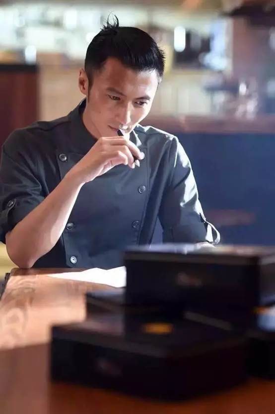 谢霆锋受认可成“米其林之友” 揭秘其perfect的美食人生