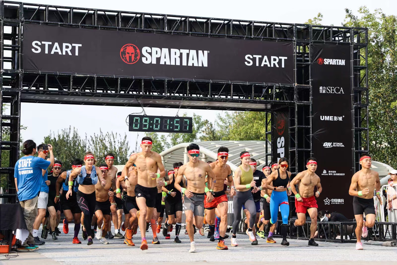 体坛联播|韩国男足亚运会9-0大胜,巴萨巴黎曼城欧冠取胜