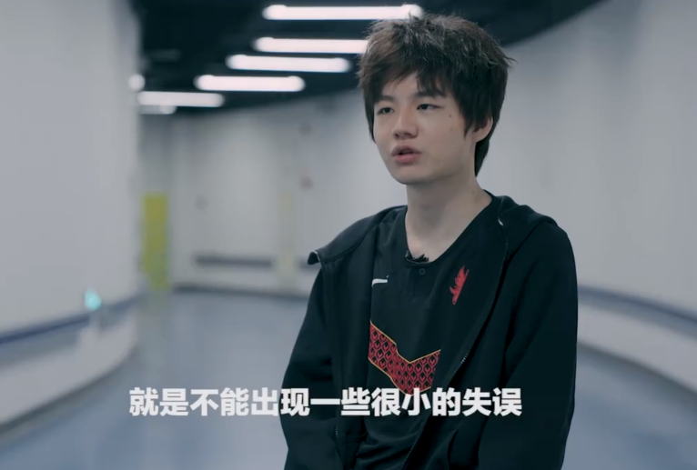 征战七年的Uzi变弱了?FPX下路双人组说出实话,都上当了