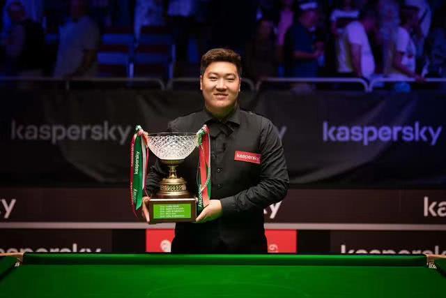 【斯诺克】中国00后4-0霸气横扫,携手4将晋级,奥沙利文首战张健康