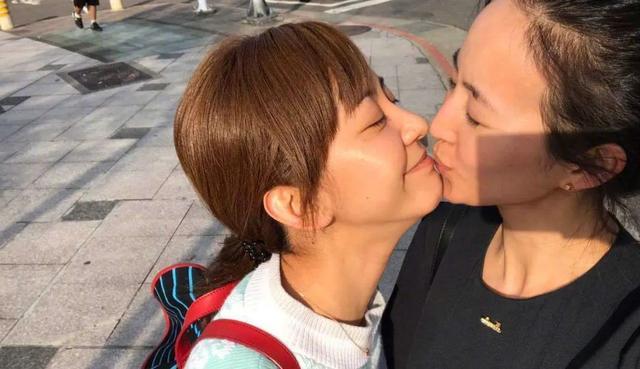 网传张钧甯陈意涵决裂,私下抢工作抢资源,今两人同时发文辟谣!