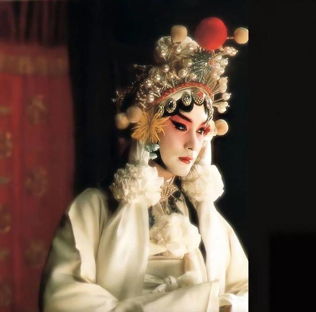 张国荣在1993:为什么我们再拍不出《霸王别姬》?他就是答案