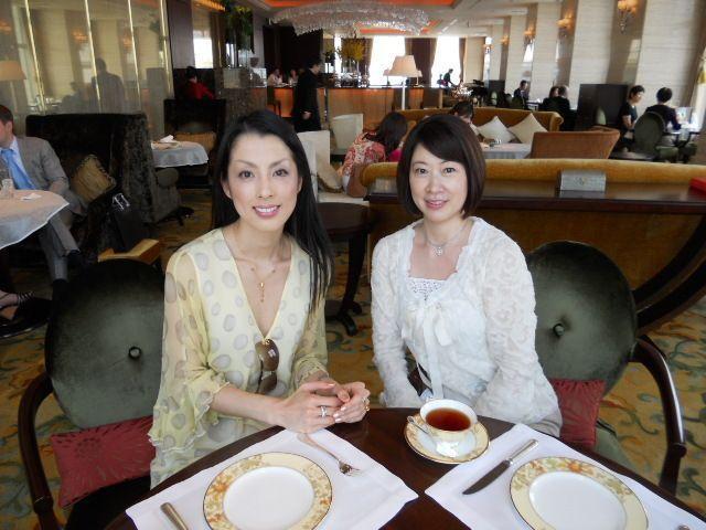 JOJO里的感情戏都很神奇,荒木的感情又如何呢?比动漫里的还神奇