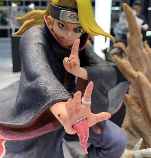 手办价格昂贵并非没有道理,看到放大后的画面,这钱花得可真值