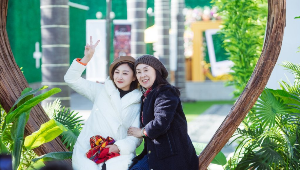 何雯娜,你到底图啥?