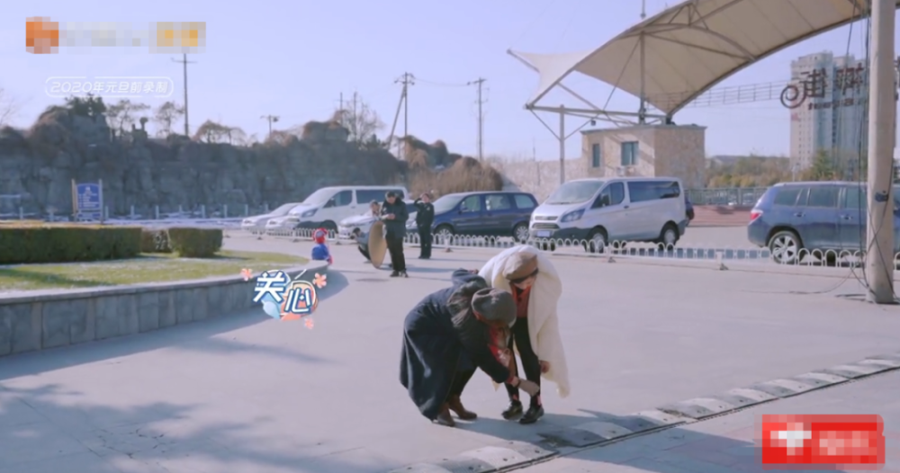 何雯娜,你到底图啥?