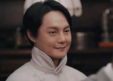 尹正发福成“姨太太”,潘粤明解锁“胖八一”,球球他们,别吃了!