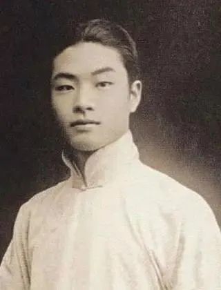 尹正发福成“姨太太”,潘粤明解锁“胖八一”,球球他们,别吃了!