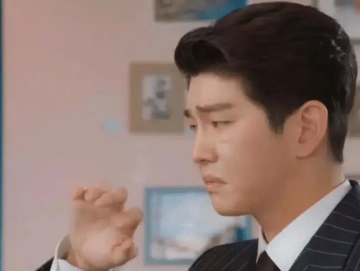 尹正发福成“姨太太”,潘粤明解锁“胖八一”,球球他们,别吃了!