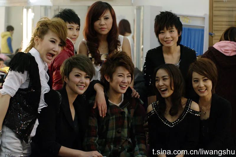 她有什么好哭的啊?