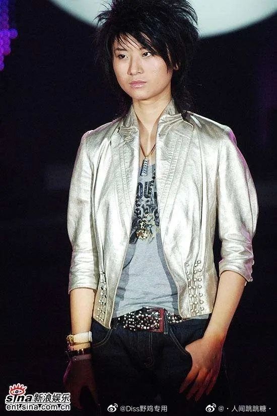 她有什么好哭的啊?