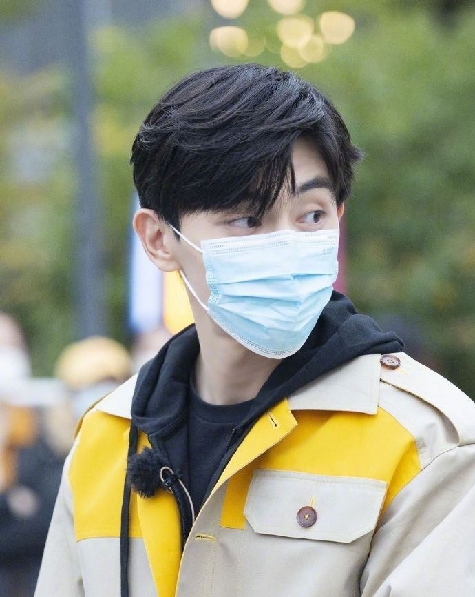 《极限挑战》最新路透图曝光!热巴可爱依旧,邓伦成团队颜值担当