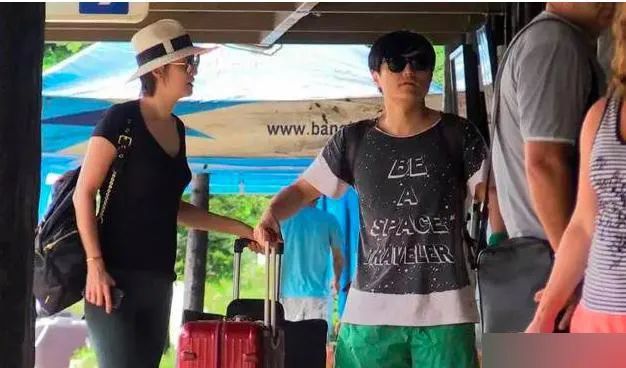 宋祖儿宋佳醉酒被拍,而他因酒后失态事业跌入谷底,这是醉后显原形吗?