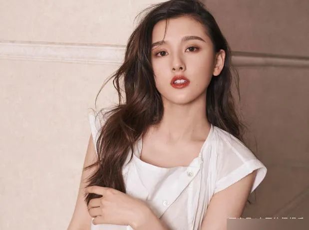 宋祖儿宋佳醉酒被拍,而他因酒后失态事业跌入谷底,这是醉后显原形吗?