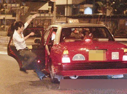 宋祖儿宋佳醉酒被拍,而他因酒后失态事业跌入谷底,这是醉后显原形吗?