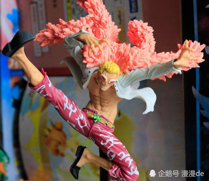 海贼王:七武海被制作成手办,女帝腿长2米,鹰眼神情很逗