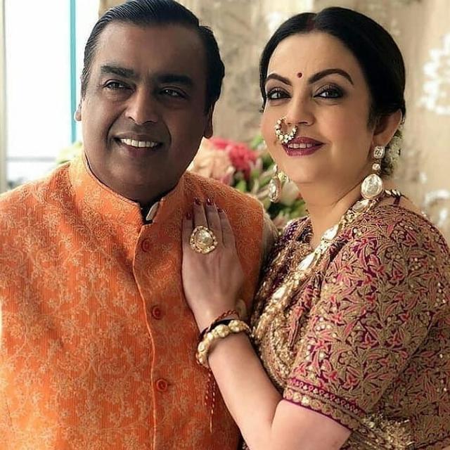 印度首富妻子曾不孕不育,老公依旧给她买最大颗珠宝,280万的包