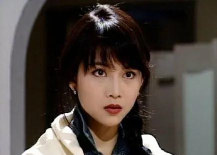 自黑、晒日常、说普通话,开启蔡少芬第1001种撒狗粮姿势