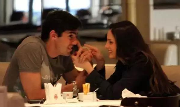 卡卡又当爹?结束童话婚姻后,卡卡又收获神仙爱情